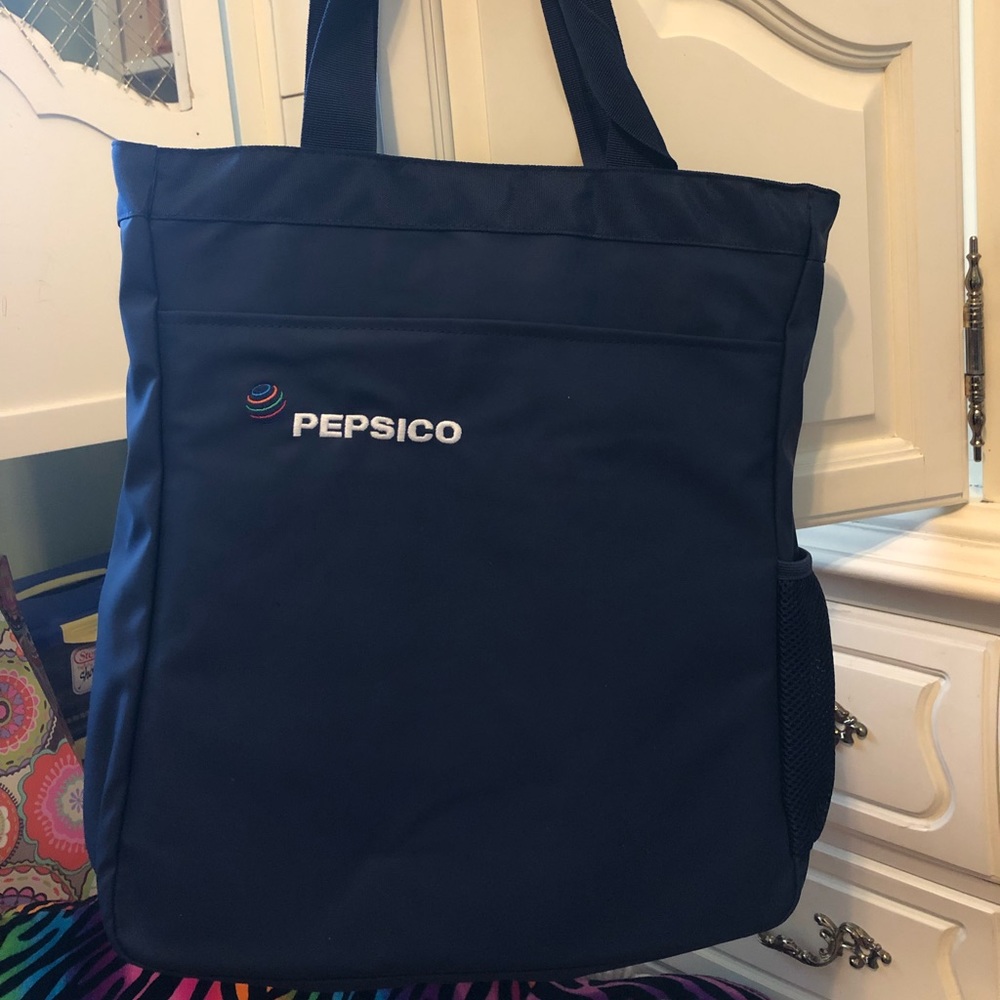 NWT Versatile navy work bag - zipper, can be a backpack, lots of pockets